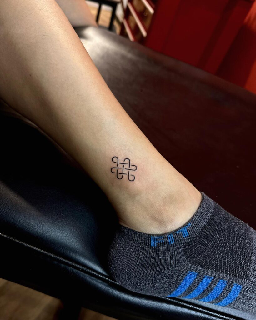 Eternal Connections: Simplistic Infinity Tattoo