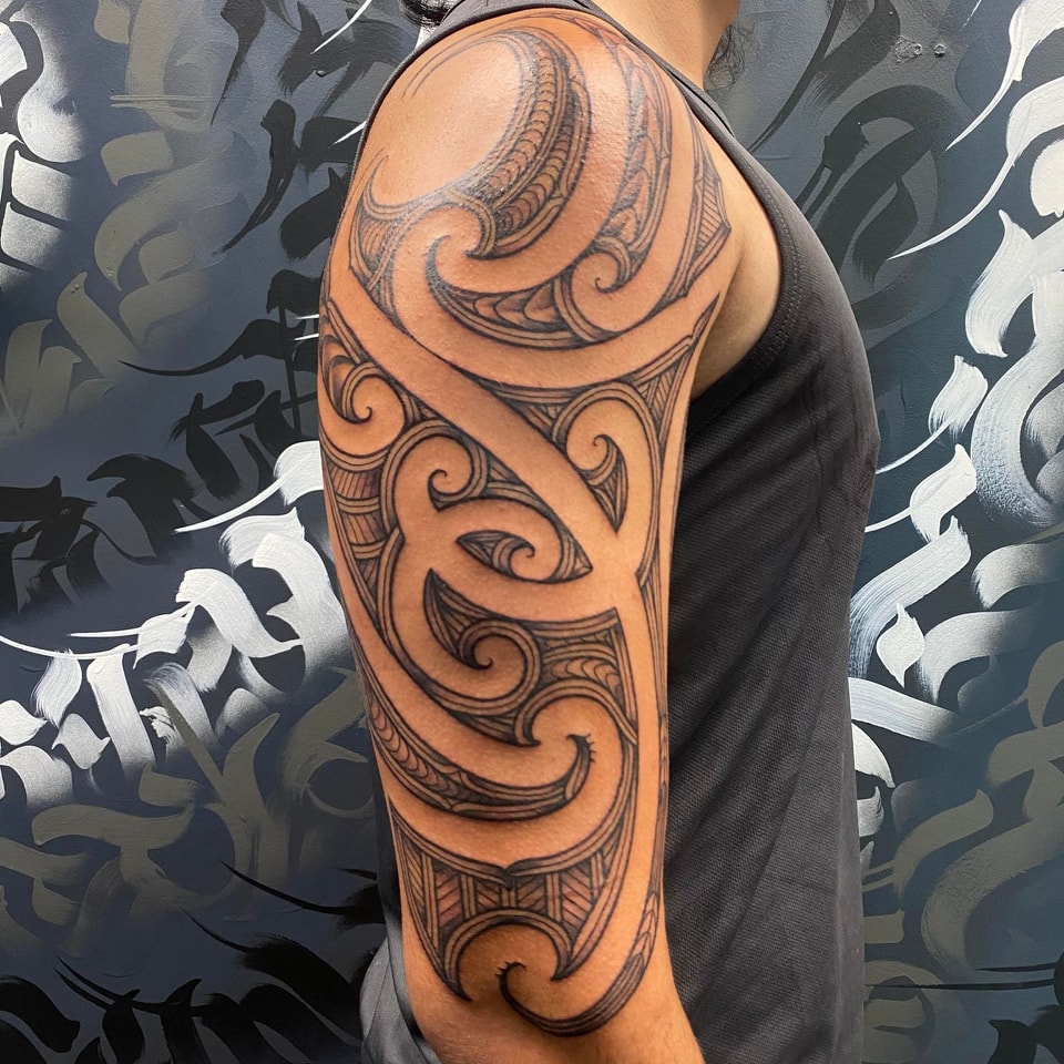 Polynesian Elegance: Spirals and Strength