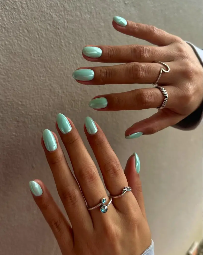 Minty Elegance: Almond-Shaped Spring Nails